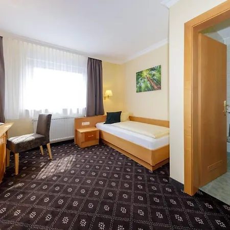 فندق Zum Adler Nidderau