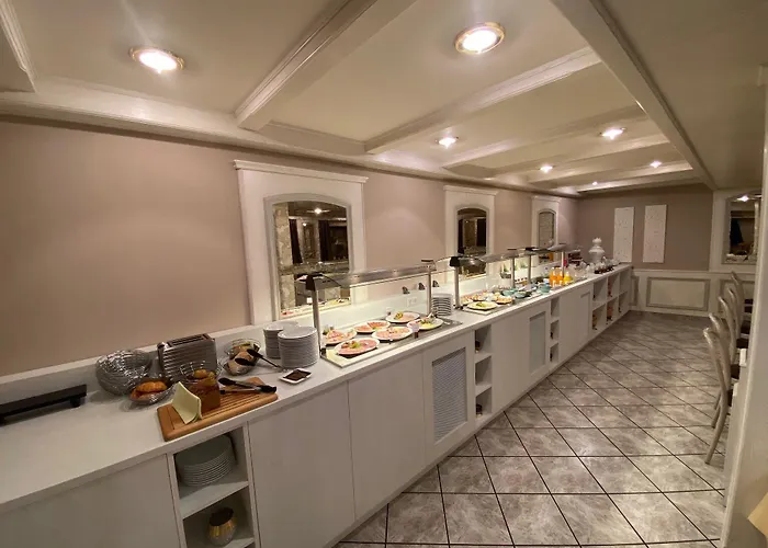 Zum Adler فندق 3*